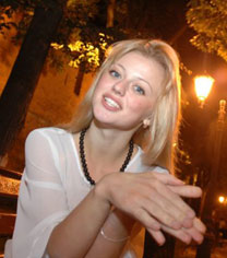 woman girl - abroadwives.com