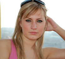 lonely girl - abroadwives.com