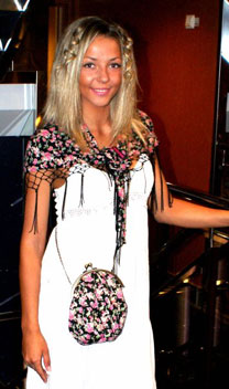 abroadwives.com - super hot woman